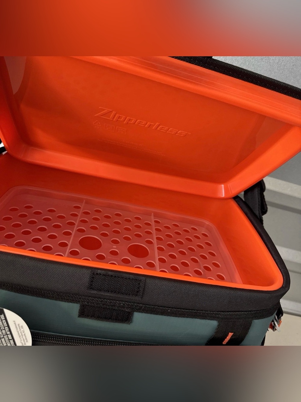 Titan Ice Cream by Arctic Zone 30 Cans Without Zipper Rigid Lining 3 Days Cold - Picture 6 of 9